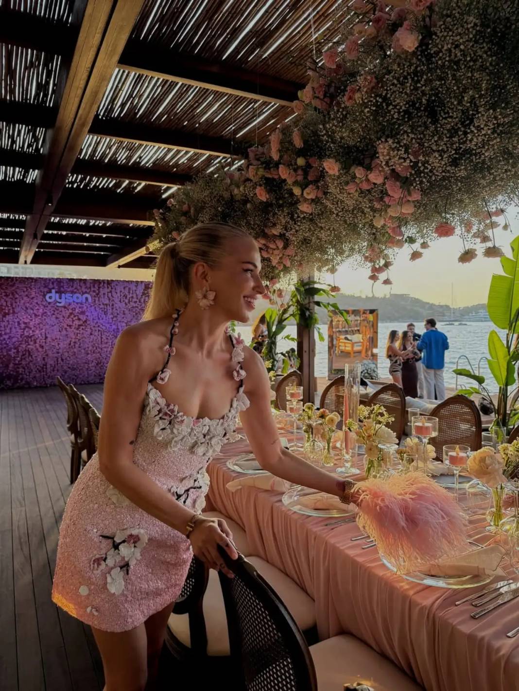Burcu Esmersoy Eşini Yanlışlıkla İfşa Etti 12